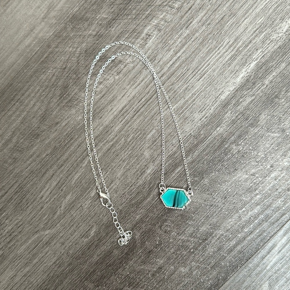 NWOT Aqua Marble Pendant Necklace